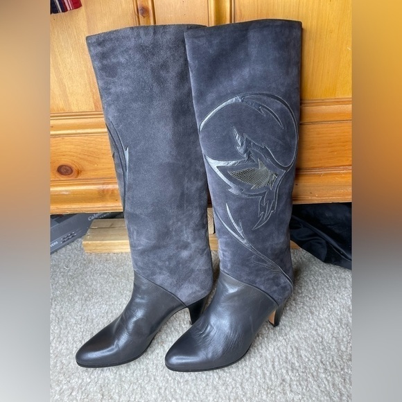New Bally Vintage 80's Gray Suede Leather Tall Heeled Boots w/ Applique US 6    - Picture 10 of 13
